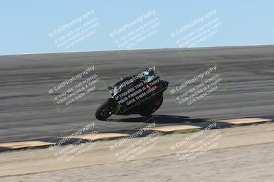 media/Oct-13-2025-Moto Forza (Mon) [[a66d839500]]/3-B Group/Session 2 (Bowl)/